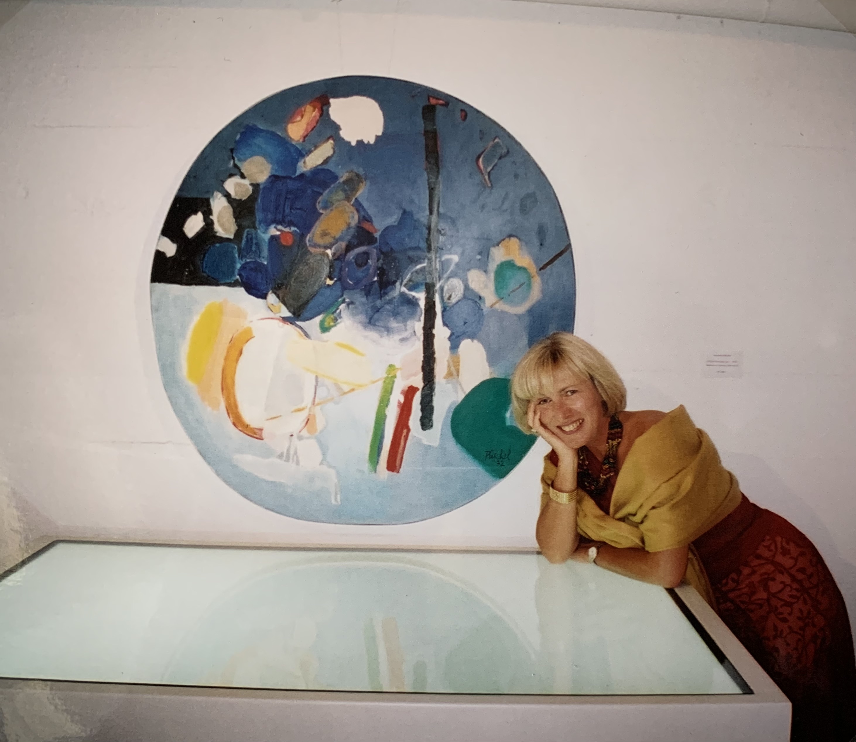 Caecilia Püschel, Präsidentin der Secondo-Püschel-Stiftung in der Ausstellung